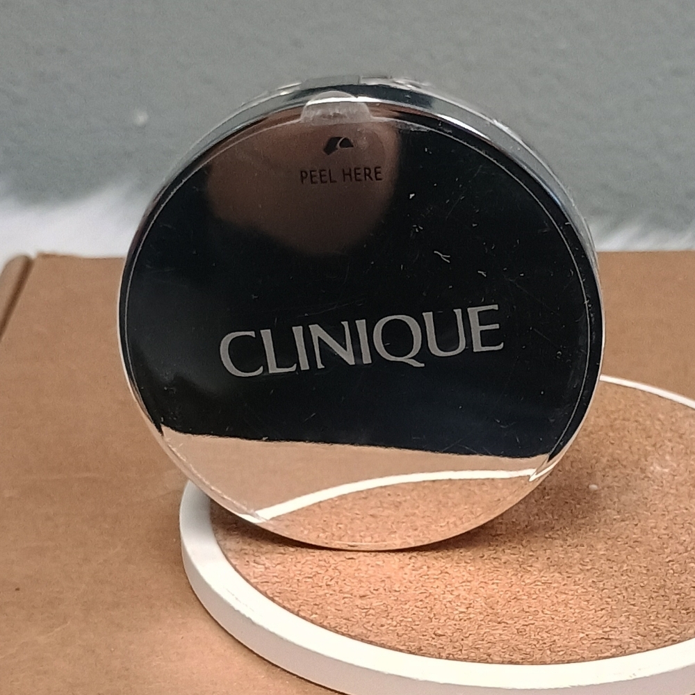 Clinique Pressed Powder- Stay Buff 01